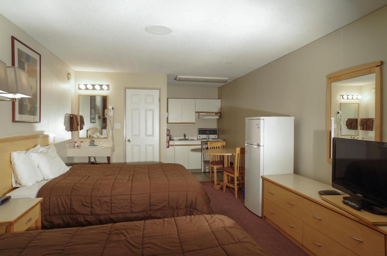 Canadas Best Value Inn&Suites Fernie Exterior foto