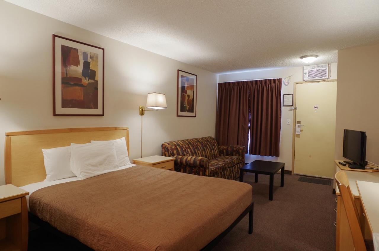 Canadas Best Value Inn&Suites Fernie Exterior foto