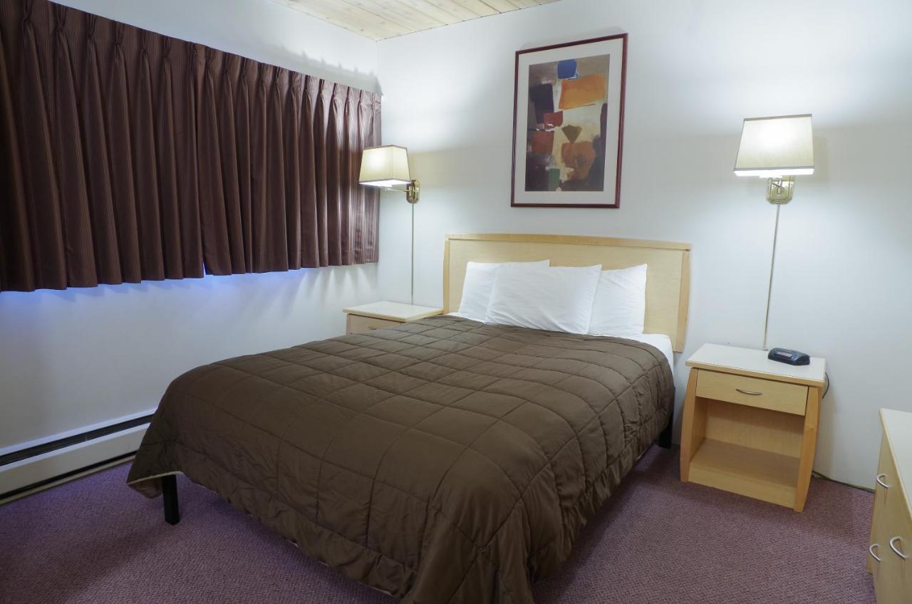Canadas Best Value Inn&Suites Fernie Exterior foto